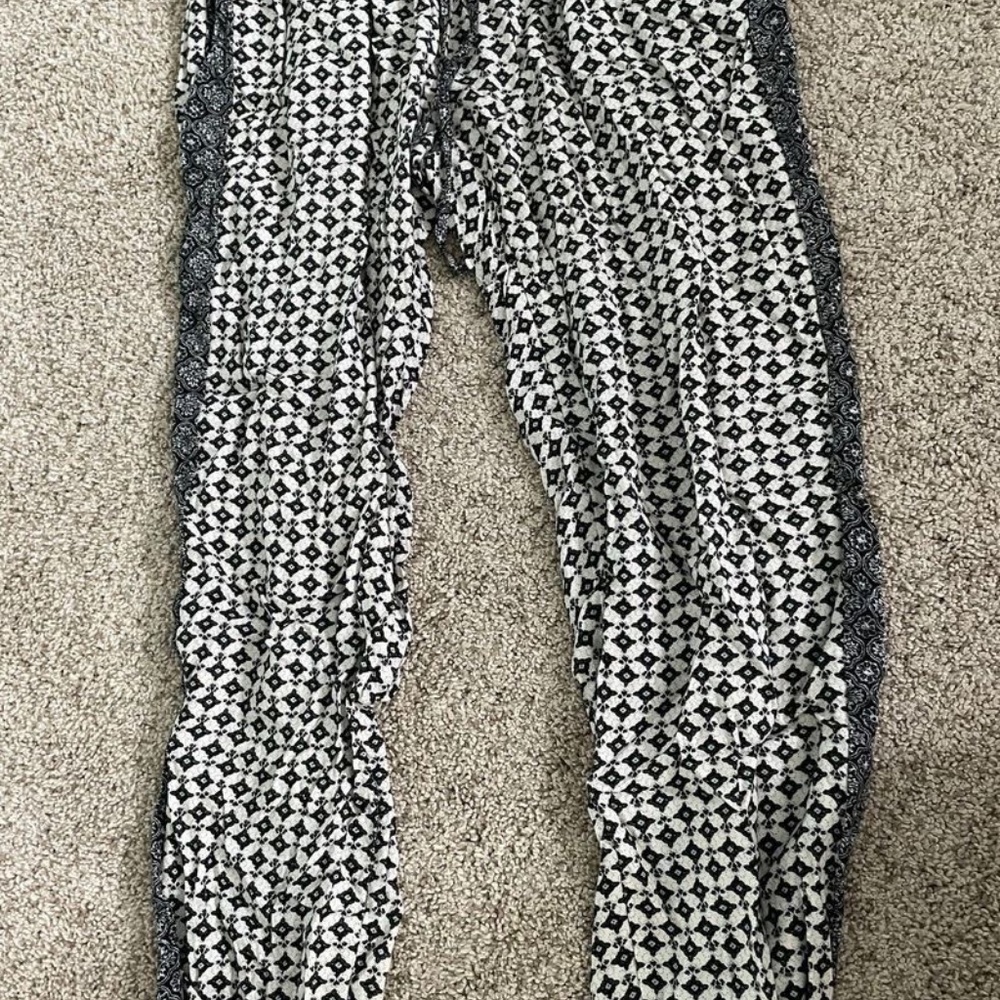 White and Black Designed American Eagle Outfitters Pants